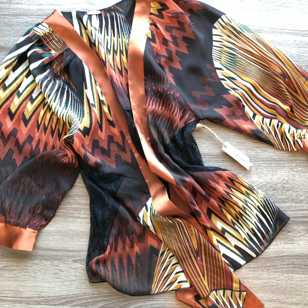 gimmicks by BKE sheer top